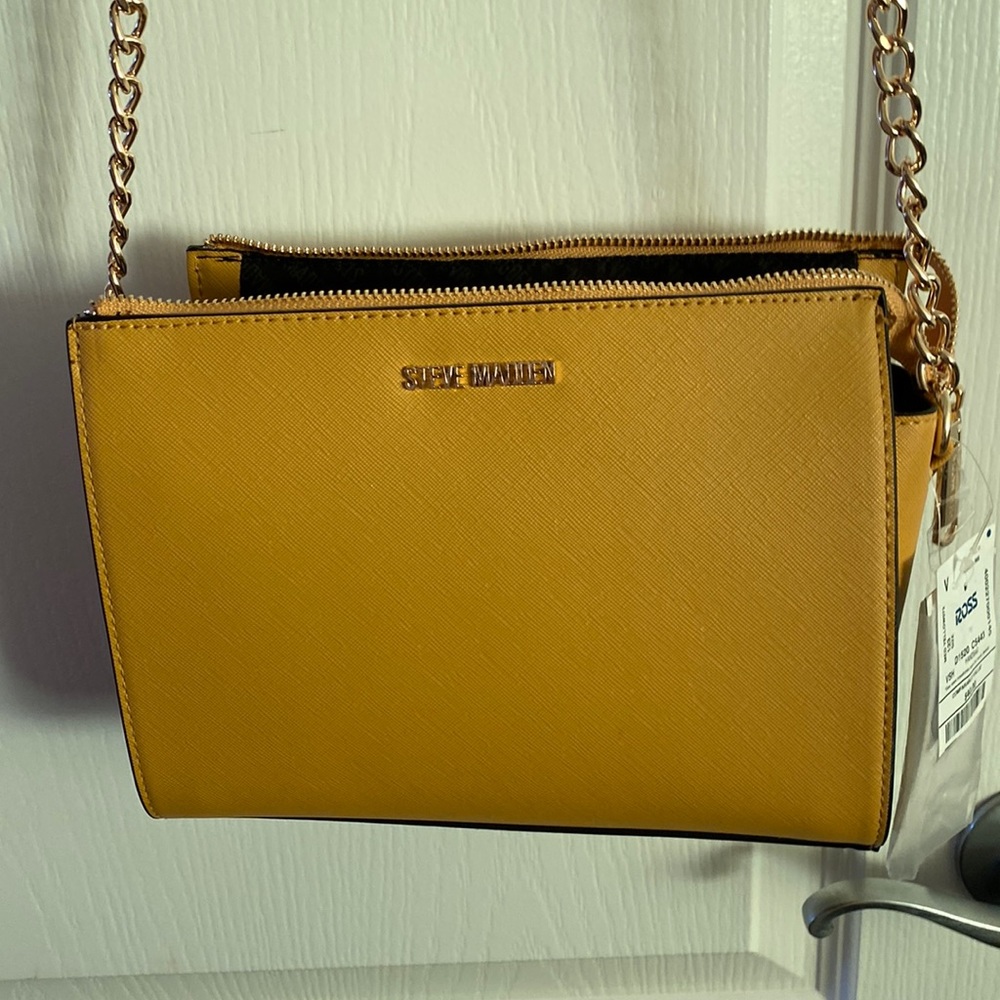 Steve Madden yellow mustard colored crossbody purse